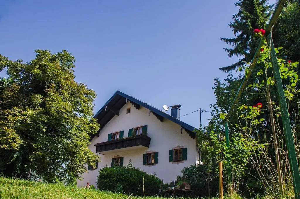 Frühstückspension Helmhof Salzburgo 2*,